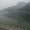 清江河畔钓鱼
