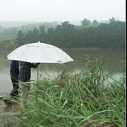 雨色晚秋寒 独钓沁河水