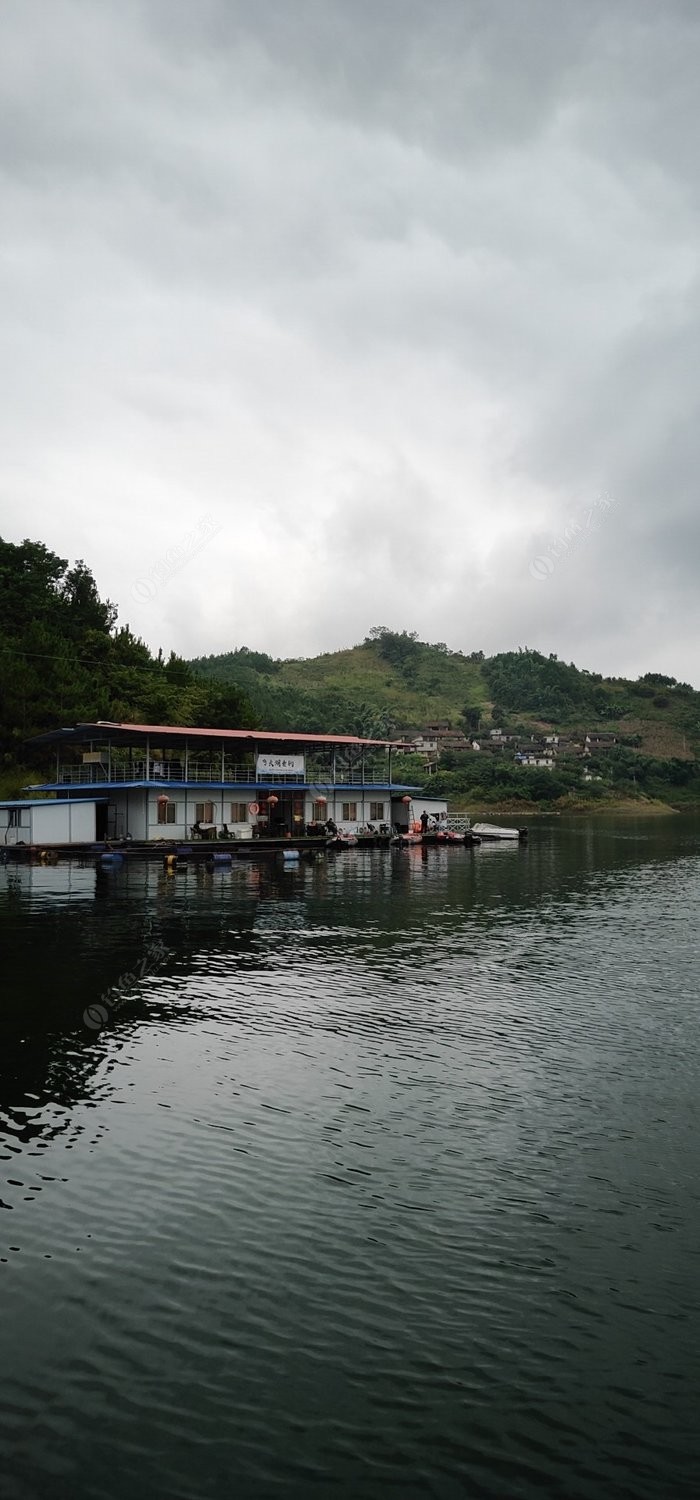 万峰湖红椿码头钓鱼图片
