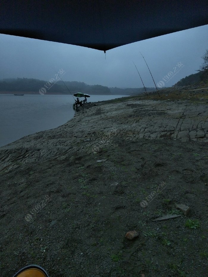 鹞鹰岩水库图片